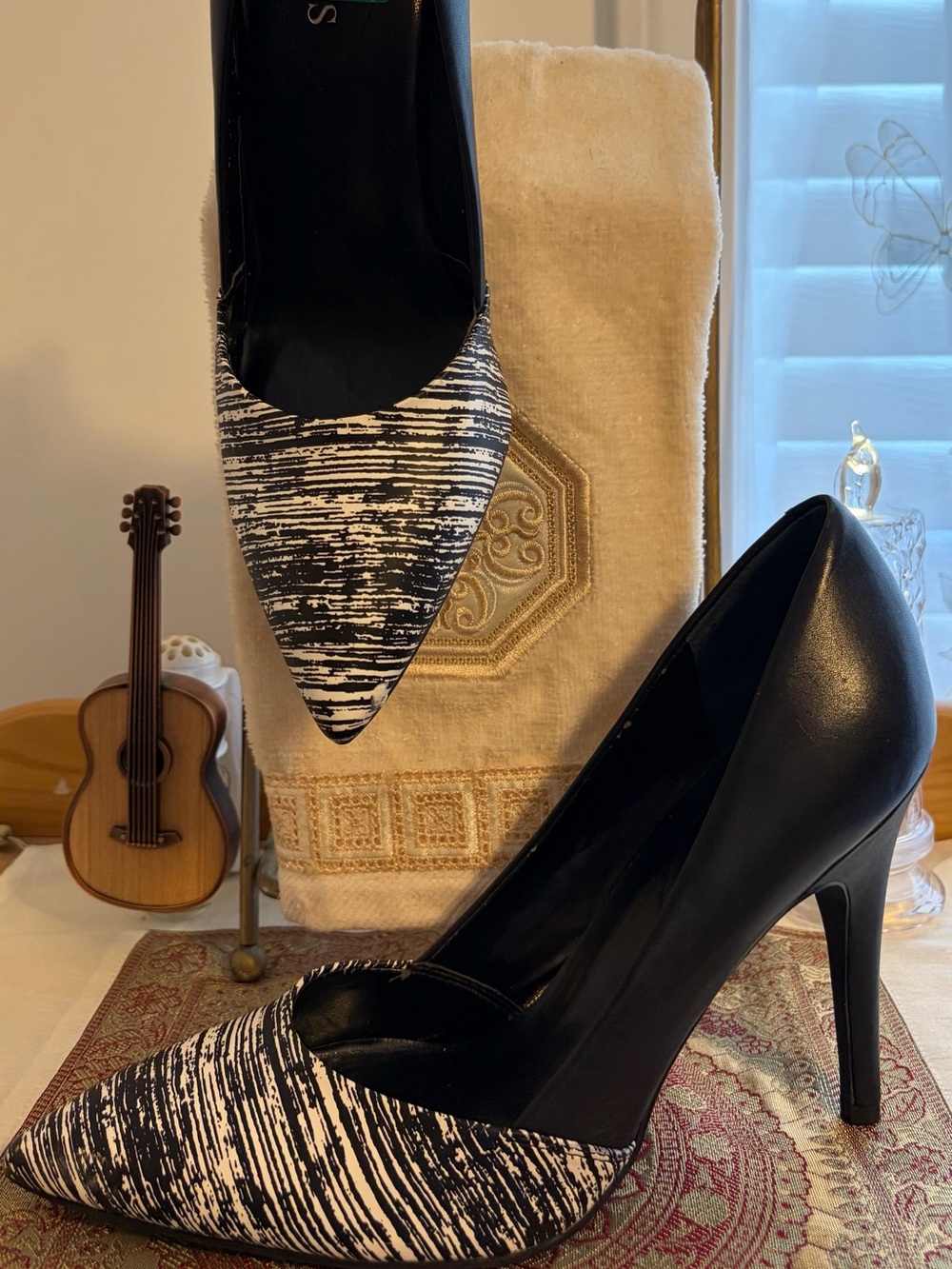 Guess Black Leather Pumps with Black-and-White Patterned Pointed Toe